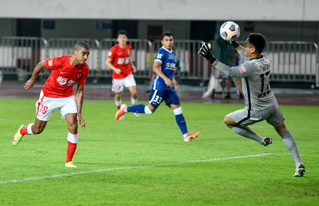 开云体育app-严鼎皓已成郑智接班人？助攻王带广州队锁定争冠赛